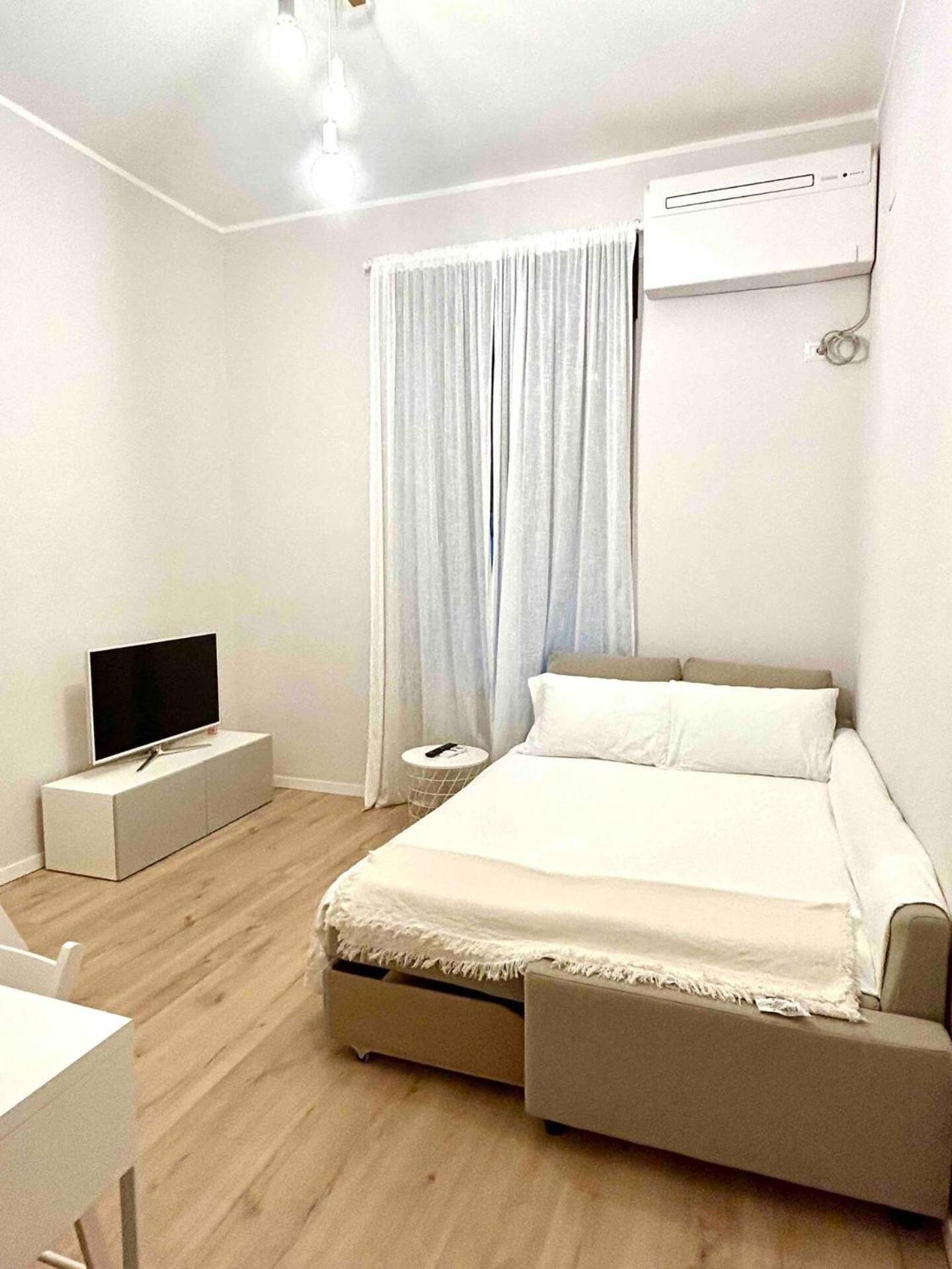 Studio Apartment Near Bocconi Milano Eksteriør billede